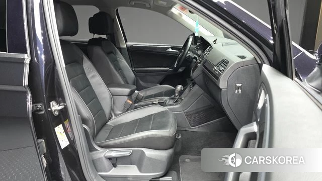 Volkswagen Tiguan second Generation 2018 Черный из Кореи, фото 2
