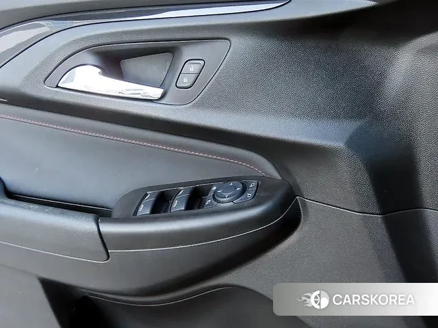 Chevrolet (GM Daewoo) Trailblazer 2022 Белый из Кореи, фото 2