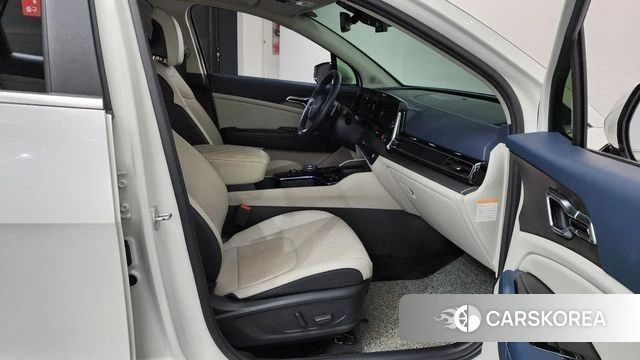 Kia Sportage 5th Generation Hybrid 2023 Белый из Кореи, фото 2