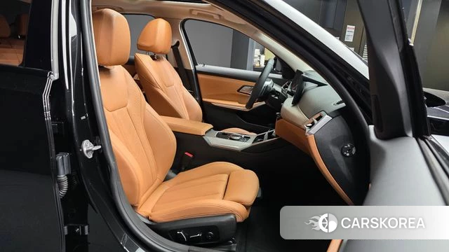 BMW 3 Series (G20) 2025 Черный из Кореи, фото 2