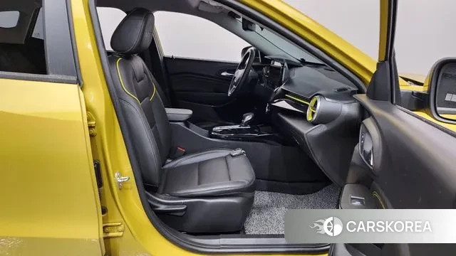 Chevrolet (GM Daewoo) Trax Crossover 2023 Желтый из Кореи, фото 2