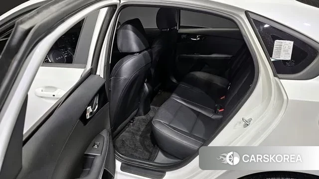 Kia The New K3 2nd generation 2024 Белый из Кореи, фото 2