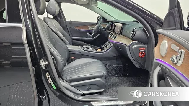 Mercedes-Benz E-Class W213 2020 Черный из Кореи, фото 2