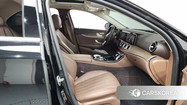 Mercedes-Benz E-Class W213 2020 Черный из Кореи, фото 2