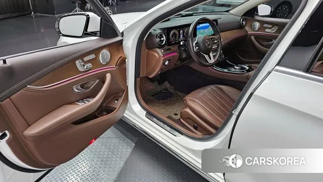 Mercedes-Benz E-Class W213 2020 Белый из Кореи, фото 2