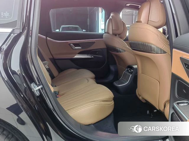 Mercedes-Benz E-class 2024 Черный из Китая, фото 2