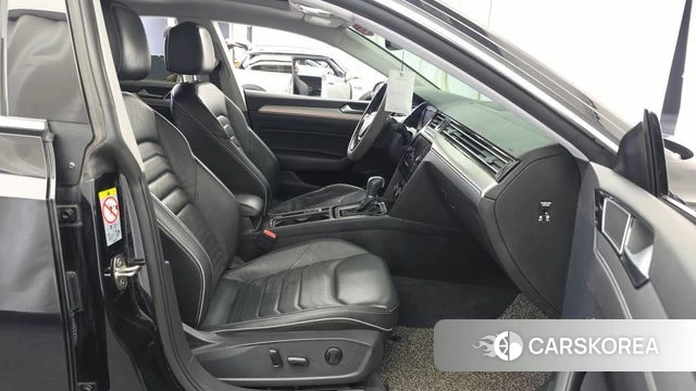 Volkswagen Arteon 2019 Черный из Кореи, фото 2