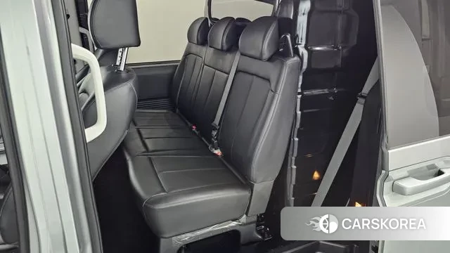 Hyundai Staria 2023 Серебряный из Кореи, фото 2