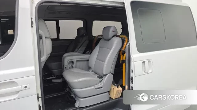 Hyundai The New Grand Starex 2018 Белый из Кореи, фото 2