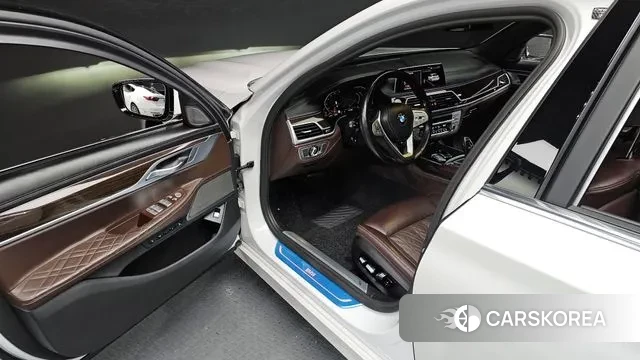 BMW 7 Series (G11) 2020 Белый из Кореи, фото 2