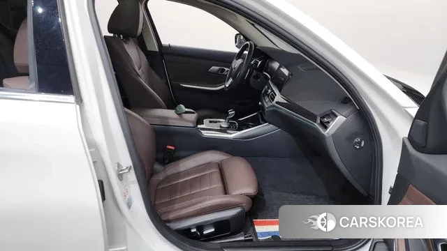 BMW 3 Series (G20) 2022 Белый из Кореи, фото 2