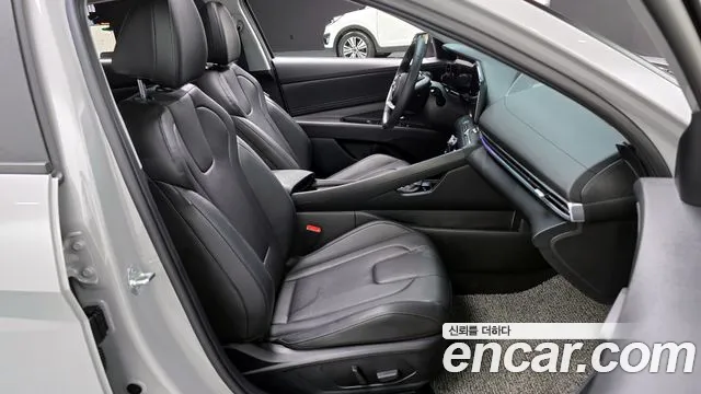 Hyundai The New Avante (CN7) 2024 Серебряный из Кореи, фото 2