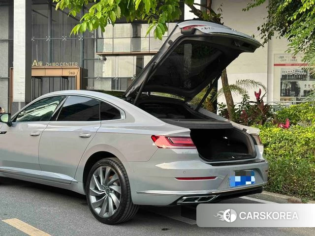Volkswagen CC 2022 Темно-серый из Китая, фото 2