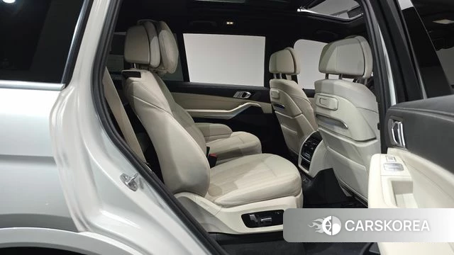 BMW X7 (G07) 2024 Белый из Кореи, фото 2