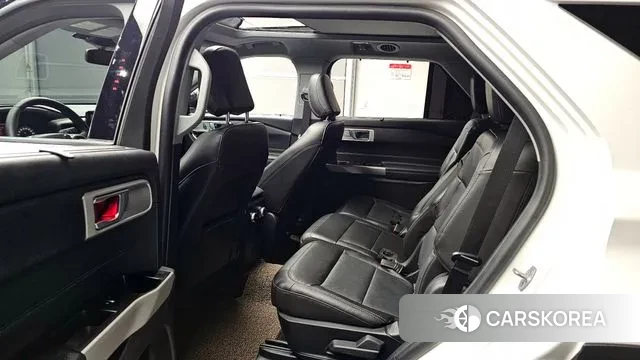 Ford Explorer 6th Generation 2022 Белый из Кореи, фото 2