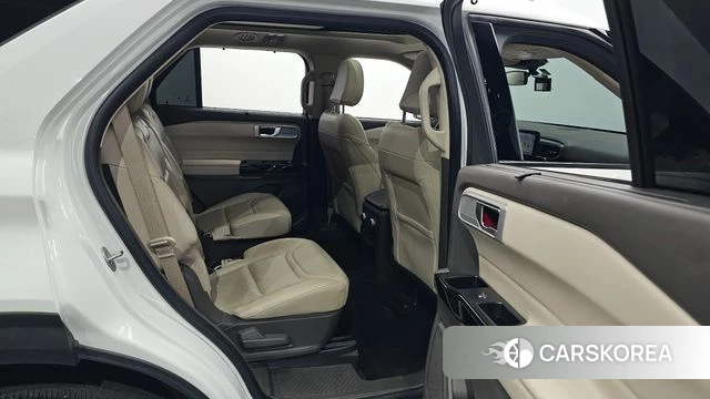 Ford Explorer 6th Generation 2021 Белый из Кореи, фото 2