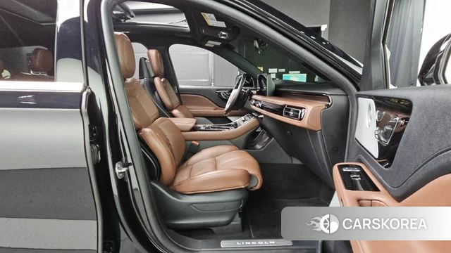 Lincoln Aviator 2nd generation 2024 Черный из Кореи, фото 2