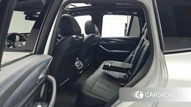 BMW iX3 2024 Белый из Кореи, фото 2