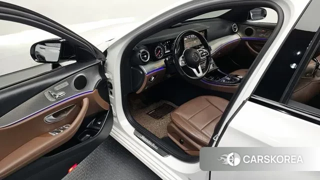 Mercedes-Benz E-Class W213 2020 Белый из Кореи, фото 2