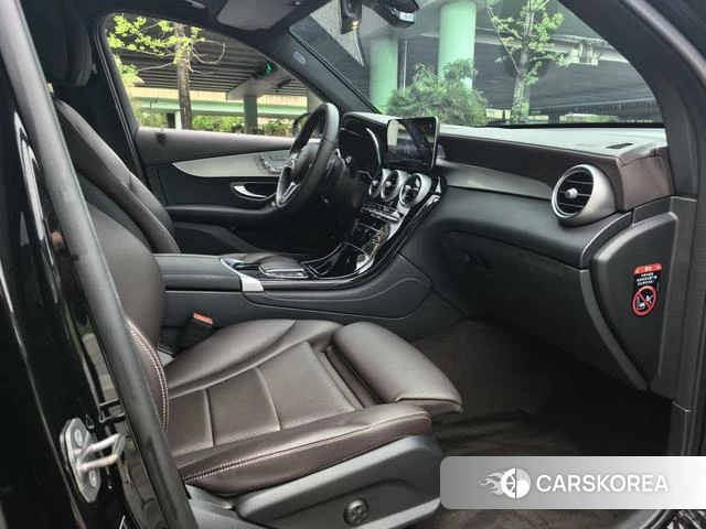 Mercedes-Benz GLC 2022 Черный из Китая, фото 2