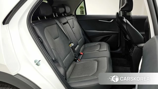 Kia Di Ol Nu Niro 2023 Белый из Кореи, фото 2