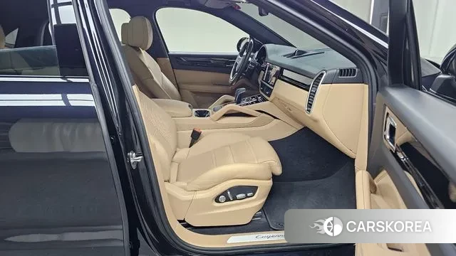 Porsche Cayenne (PO536) 2021 Черный из Кореи, фото 2