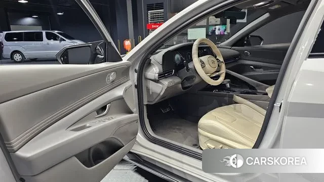 Hyundai The New Avante (CN7) 2025 Серебристо-серый из Кореи, фото 2