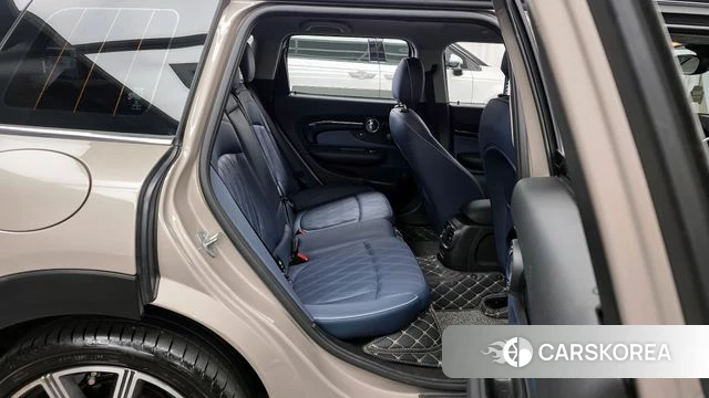 Mini Cooper S Clubman 2023 Жемчужный цвет из Кореи, фото 2