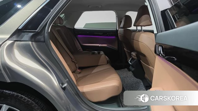 Hyundai Grandeur Hybrid (GN7) 2024 Песочный из Кореи, фото 2