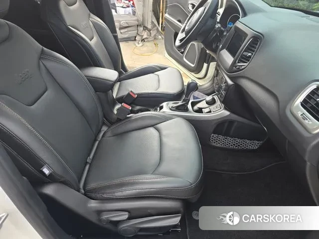 Jeep Compass 2nd Generation 2018 Белый из Кореи, фото 2