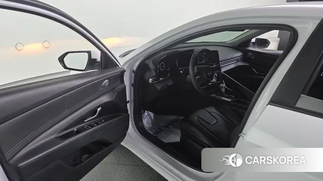 Hyundai Avante Hybrid (CN7) 2021 Белый из Кореи, фото 2