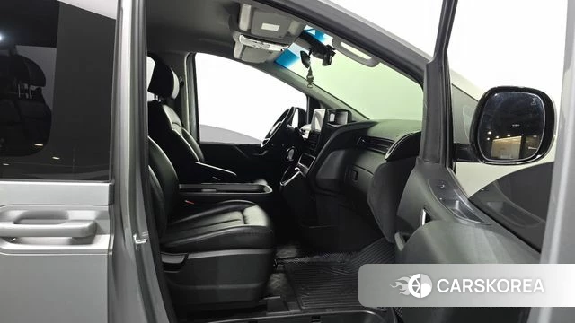 Hyundai Staria 2021 Серебряный из Кореи, фото 2