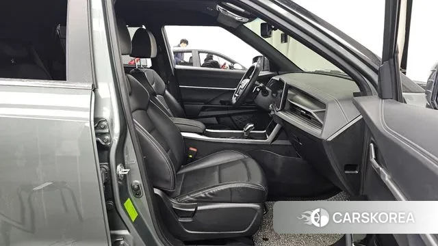 Ssangyong Torres 2023 Темно-зеленый из Кореи, фото 2