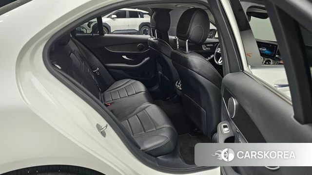 Mercedes-Benz C-Class W205 2021 Белый из Кореи, фото 2