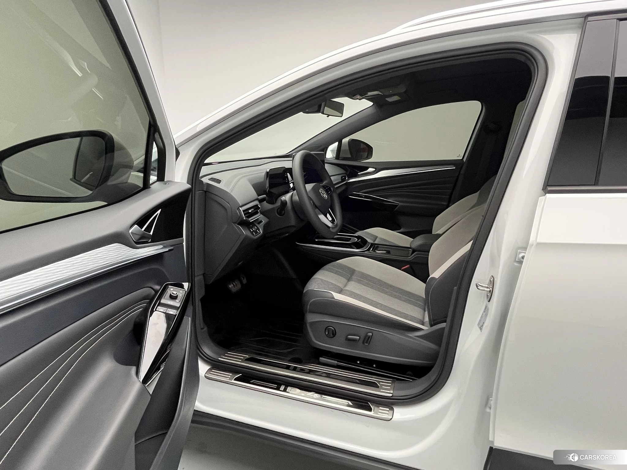 Volkswagen ID.4 CROZZ 2023 Белый из Китая, фото 2