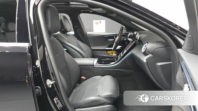 Mercedes-Benz C-Class W206 2023 Черный из Кореи, фото 2