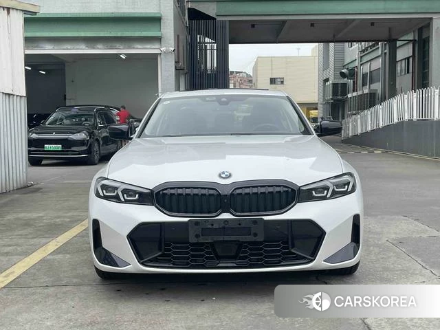 BMW 3 series 2024 Белый из Китая, фото 2