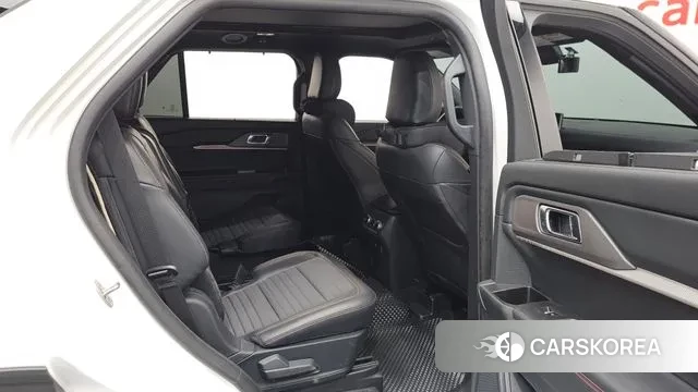 Ford Explorer 6th Generation 2025 Белый из Кореи, фото 2