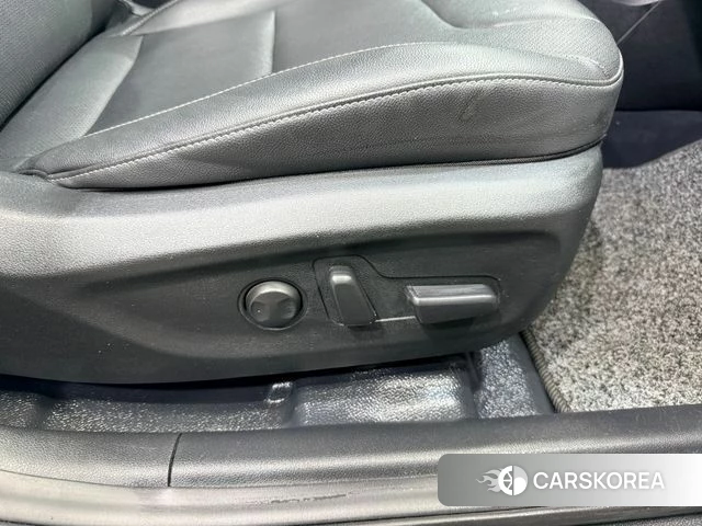 Kia Niro Plus 2022 Белый из Кореи, фото 2