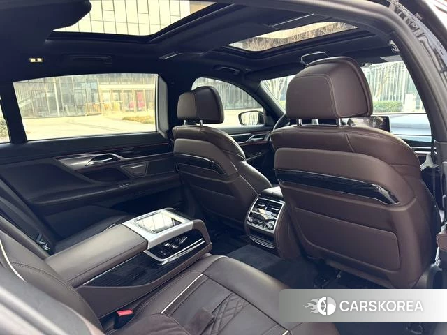 BMW 7 series 2022 Черный из Китая, фото 2