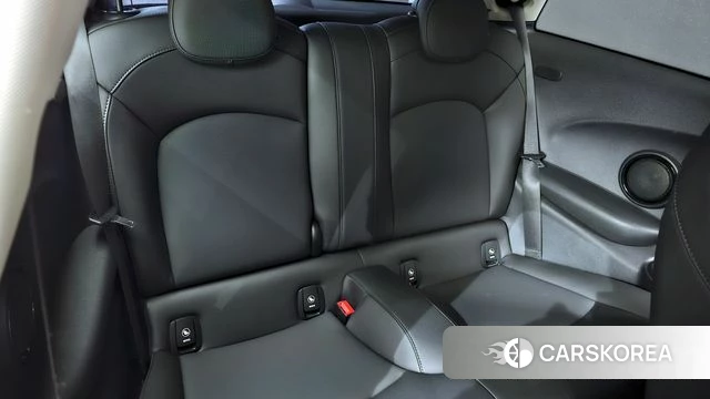 Mini Cooper 2018 Жемчужный цвет из Кореи, фото 2