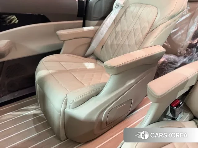 Kia The New Carnival 4th Generation 2025 Черный из Кореи, фото 2