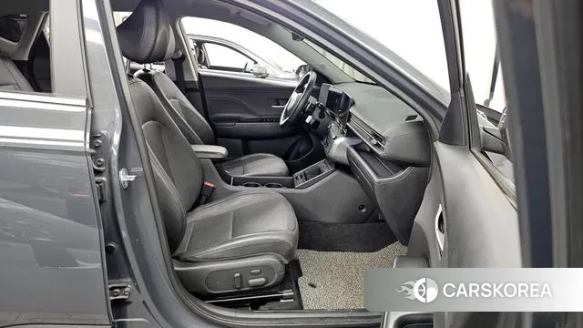 Hyundai Kona (SX2) 2023 Серый из Кореи, фото 2