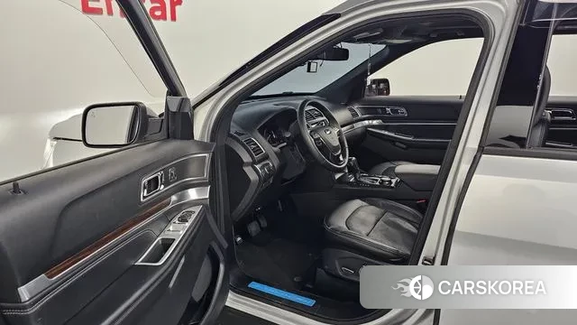 Ford Explorer 2018 Серебристо-серый из Кореи, фото 2