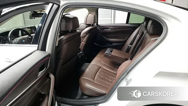 BMW 5 Series (G30) 2018 Белый из Кореи, фото 2