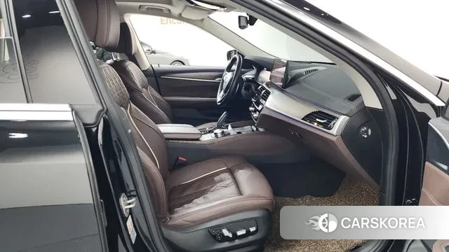 BMW 6 Series GT (G32) 2023 Черный из Кореи, фото 2