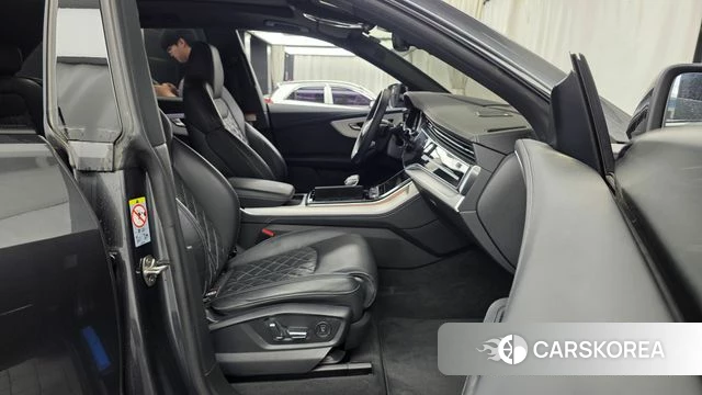 Audi Q8 (4M) 2023 Серый из Кореи, фото 2
