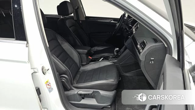 Volkswagen Tiguan second Generation 2021 Белый из Кореи, фото 2