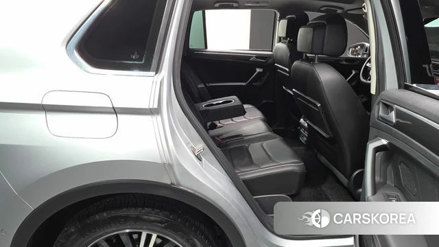 Volkswagen Tiguan second Generation 2020 Серебряный из Кореи, фото 2