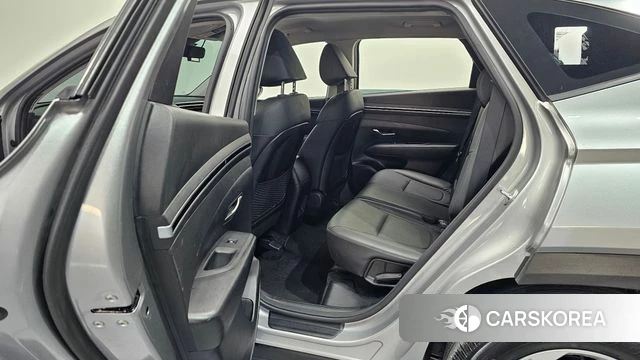 Hyundai Tucson (NX4) 2022 Серебристо-серый из Кореи, фото 2